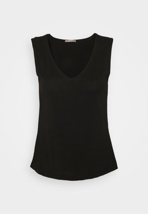 Top nero senza maniche con scollatura a V, dalla silhouette aderente e orlo leggermente curvo, su sfondo bianco.