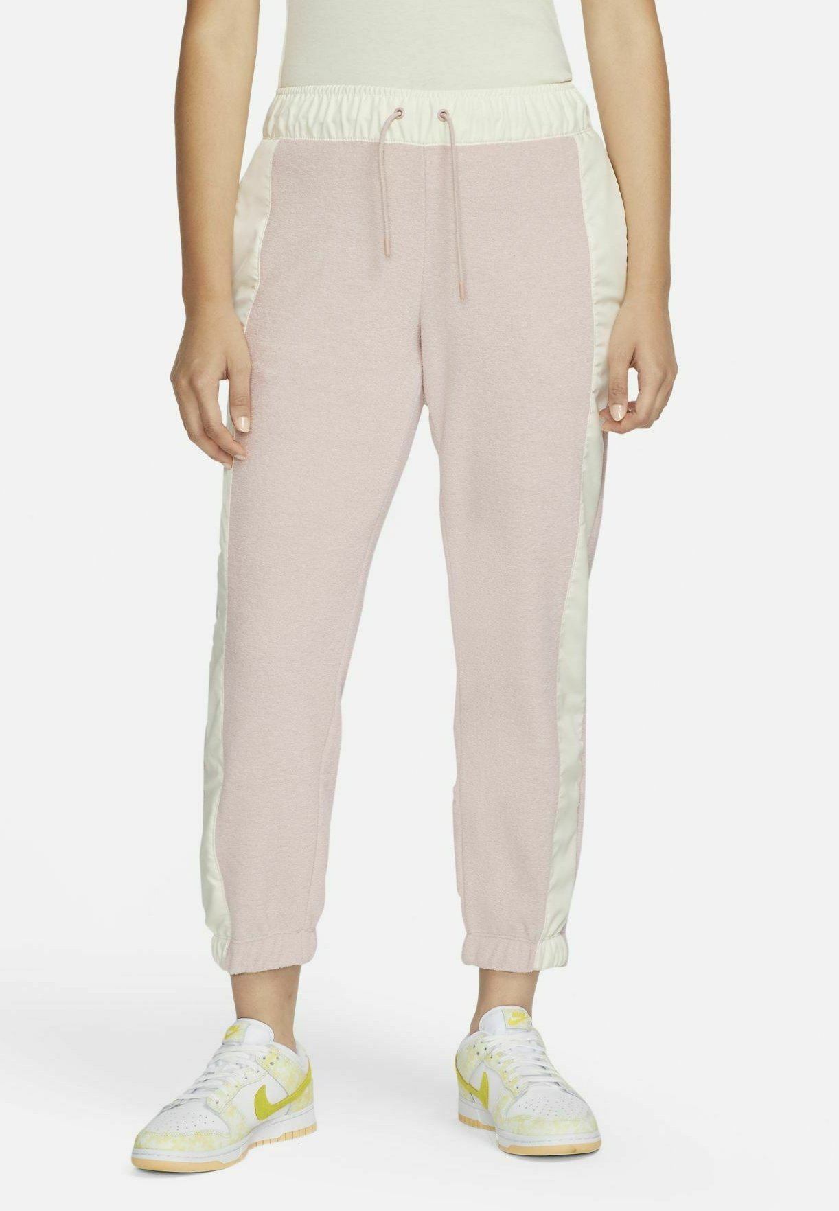 Nike Sportswear HERITAGE PLUSH - Pantalones deportivos - pink oxford/cashmere/pink  oxford/rosa - Zalando.es