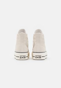 Converse CHUCK TAYLOR ALL STAR LINED PLATFORM - Høye joggesko - egret/black