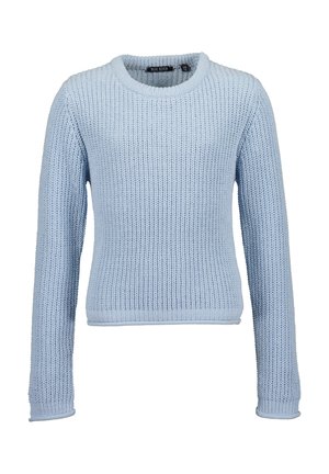 Hellblauer, langärmeliger, grob gestrickter Pullover mit Rundhalsausschnitt und gerippten Bündchen und Saum, mit der Aufschrift "BLUE SEVEN."