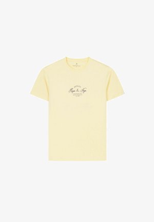 Lichtgele T-shirt met korte mouwen en ronde hals, met een klein zwart tekstlogo in het midden op de voorkant met de tekst "Henley Harper & Neysa".