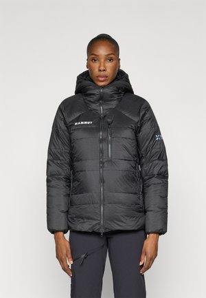 EIGER NORDWAND ADVANCED IN HOODED JACKET WOMEN - Bunda z prachového peří - black