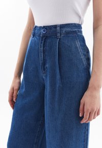 OXXO WEIT SCHWINGENDER BEINFORM - Široké džíny - rodeo blue denim