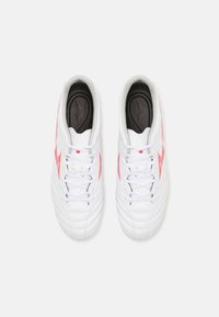 Mizuno MONARCIDA NEO III SELECT MIX - Scarpe da calcio per terreno morbido - white/radiant red