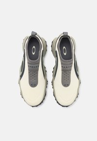 Oakley EDGE ICON - Golfsko - cream/navy