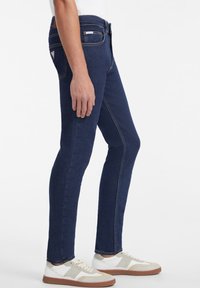Guess Jeans Uske traperice - varane dark wash