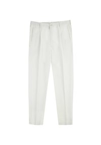 Seleccionado, white