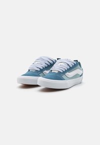 Vans KNU SKOOL UNISEX - Gördeszkacipők - blue/multi-coloured