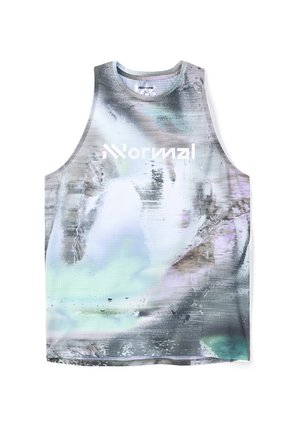Canotta sportiva senza maniche con un motivo astratto e strutturato multicolore in tonalità di grigio, verde e sottili accenti viola. Grande logo bianco al centro.