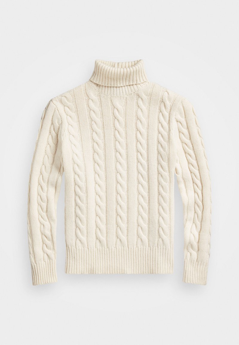 Pull à col roulé en tricot torsadé de couleur crème avec une texture côtelée élevée. Il dispose de manches longues et d'un col haut ajusté pour plus de chaleur.