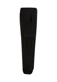 Pantalones cargo negros con cintura elástica, bolsillo lateral con abertura y gran bolsillo de solapa en el muslo, vistos de lado.
