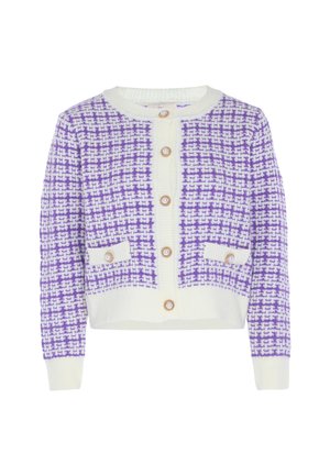 Violetti ja valkoinen neulecardigan, jossa on ruudullinen kuvio, pyöreä pääntie, kultasävytetyt napit ja kaksi etutaskua.