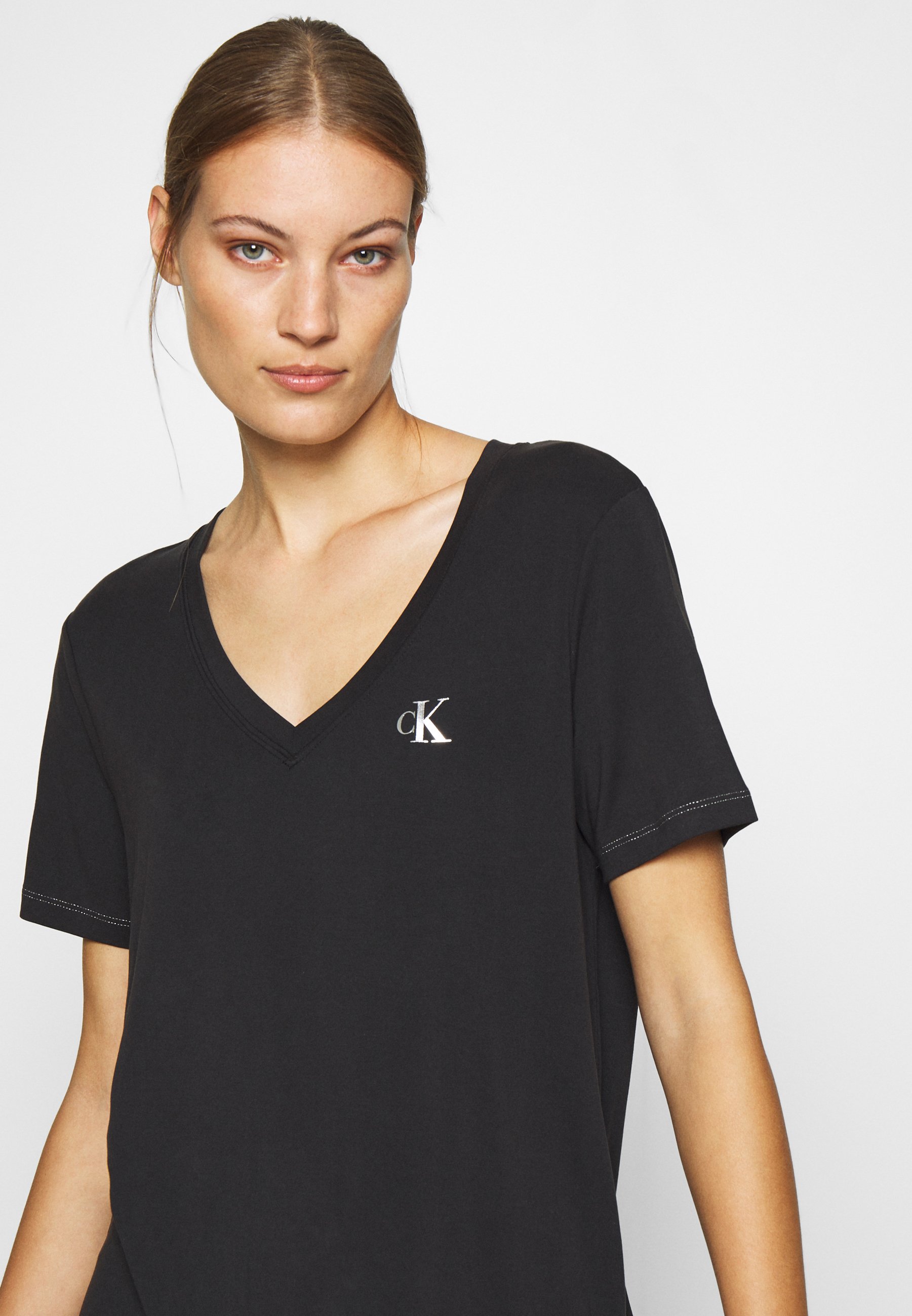 black calvin klein jeans t shirt