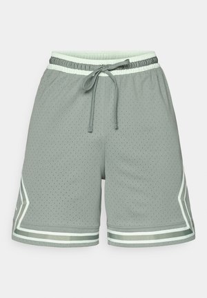 Grå idrettsshorts med perforert tekstur, elastisk midje og snøring. Har hvite og mintgrønne detaljer langs siden.