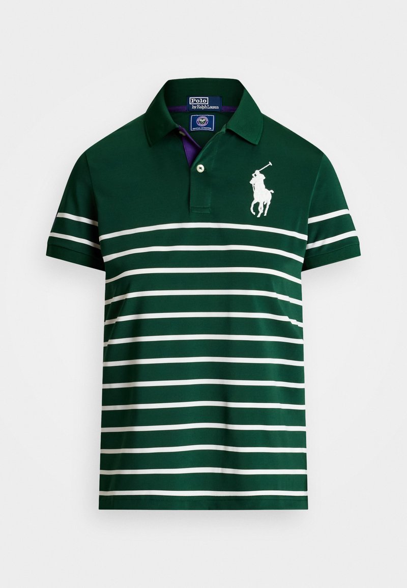 Grønn polo-skjorte med hvite horisontale striper, korte ermer og krage. Har en hesterytterlogo på venstre bryst. Laget av bomull.