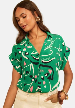 Love & Roses, PETITE FIT - ROLL SLEEVE BUTTON DOWN SHIRT - Button-down blouse - green printed