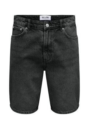 Crni traper šorts s lagano izbljeđenim završetkom, dizajn s pet džepova, metalno dugme za zatvaranje i ravni kroj. Odličan detalj u šivanju.