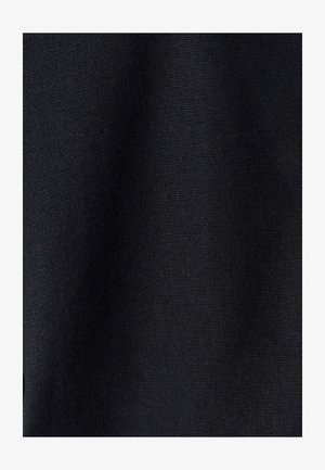 Melns audums ar teksturētu, austu izskatu. Gluda apdare ar nelielu spīdumu, bez izteiksmīgām rakstām vai rotājumiem.