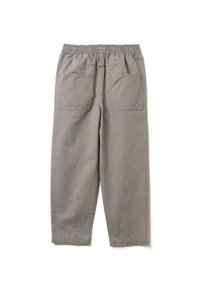 Grijze katoenen broek met een elastische taille, twee achterzakken, een recht gesneden ontwerp en een gladde textuur. Verkorte lengte net boven de enkel.