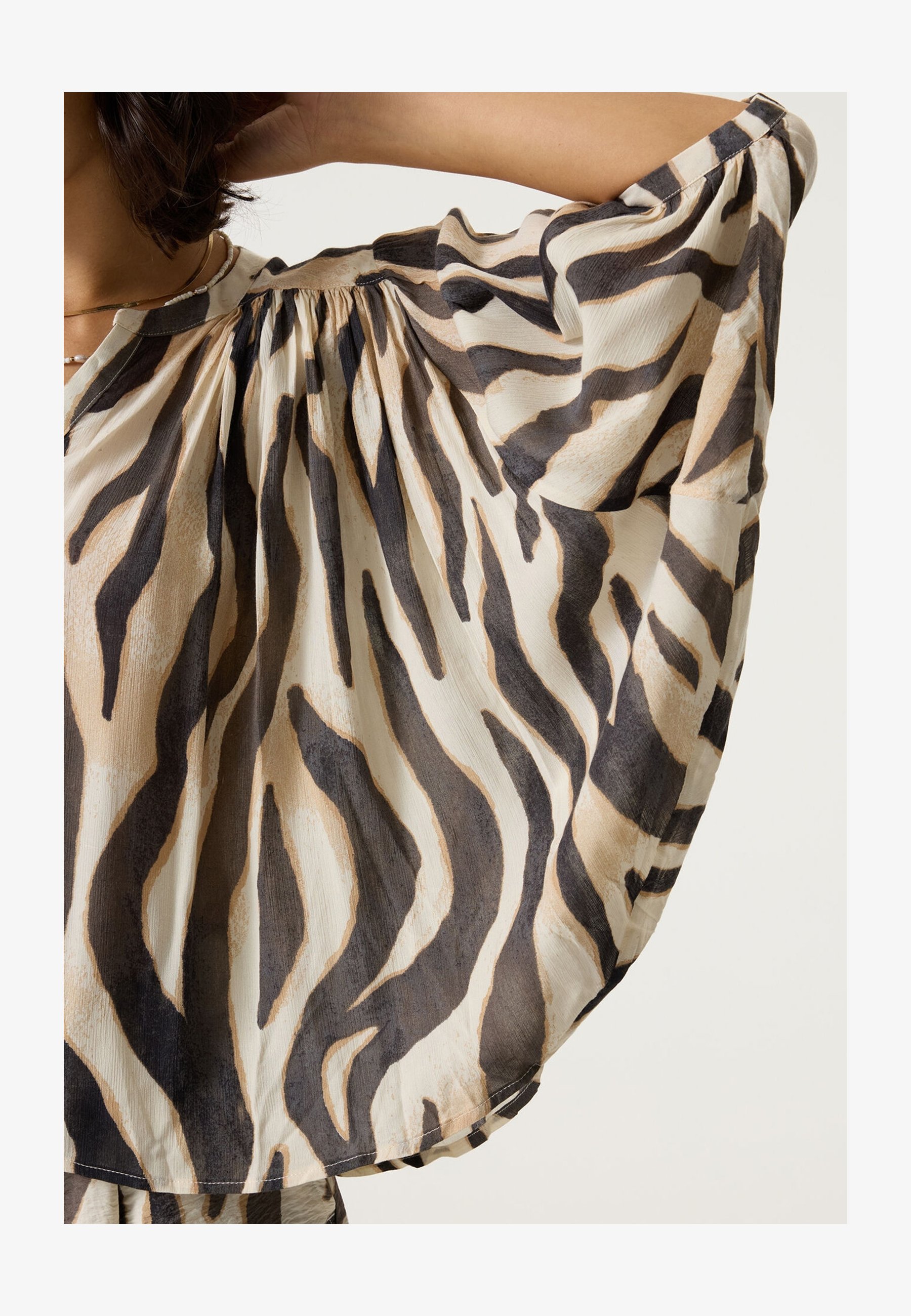 ONLY Onlasta Life Top Donna Con Scollo A V E Maniche A Volant - Maglia Estiva Leggera, Taglio Ampio