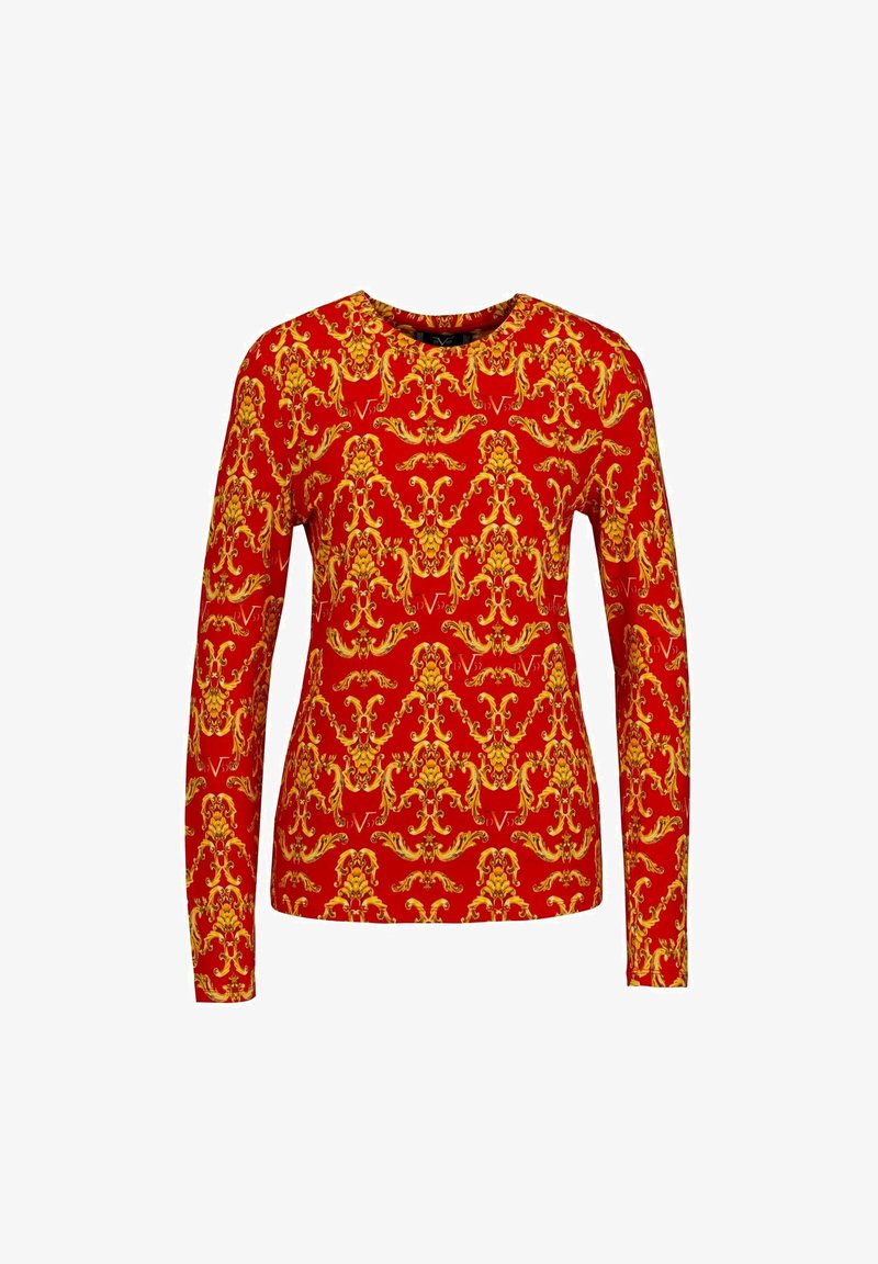 Rotes Langarmhemd mit einem aufwendigen gelben Muster, das aus komplexen Designs und Akzenten besteht, glatter Textur und rundem Ausschnitt.