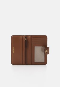 MICHAEL Michael Kors CHARM TAB BIFOLD - Rahakott - luggage