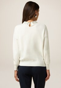 Oltre CON COLLETTO GIOIELLO - Trui - bianco