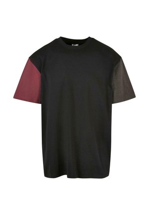 Czarny t-shirt z okrągłym dekoltem i krótkimi rękawami, lewy rękaw bordowy, prawy rękaw ciemnoszary, gładki przód.