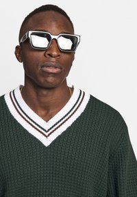 Redefined Rebel CONE - Neule - greener pastures