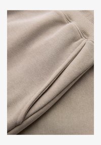 Non selezionato, beige