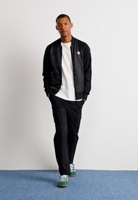 adidas Originals MONO - Bomber jakna - black