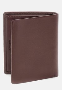 Portafoglio in pelle marrone con texture liscia, design a due pieghe, bordi arrotondati e marchio sottile impressa di lato.