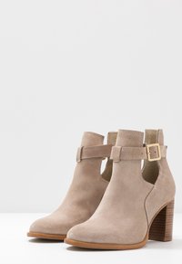 Zign Ankle Boot - beige