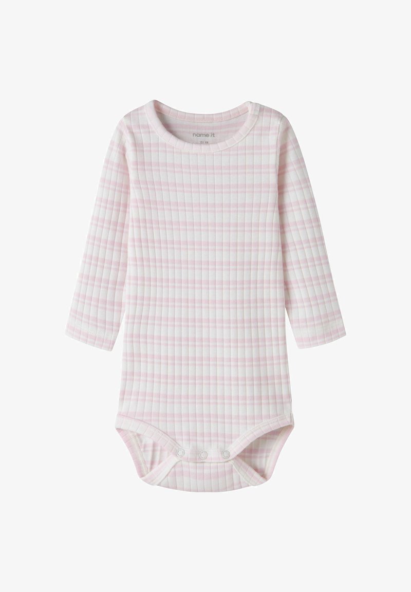 Body bébé à manches longues côtelé blanc avec des rayures horizontales rose clair et des boutons pression à l'entrejambe.