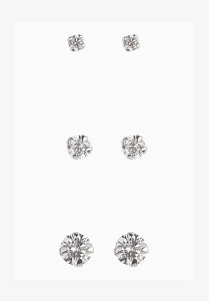 Keturių skaidrių kristalinių auskarų stud rinkinys, turintis apvalią formą su daugybe facetuojimų, mažų ir vidutinių dydžių, įrėmintų sidabrinio tono metale.