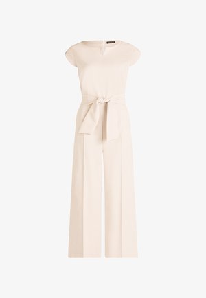 Cremefarbener Jumpsuit mit weitem Bein, kurzen Ärmeln, V-förmigem Ausschnitt und einem am Taillenband gebundenen Stoffgürtel.