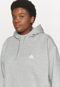 adidas Performance STUDIO - Camisola - medium grey heather/white