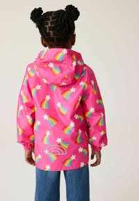 Little Bird REGULAR FIT - RAINBOW SHOWER RESISTANT - Vodotesná bunda - pink