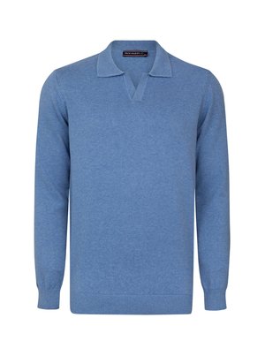 Jasnoniebieski sweter z delikatnego materiału, z dekoltem w kształcie V, długimi rękawami oraz prążkowanymi mankietami i dołem.