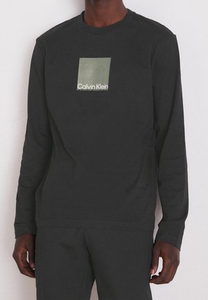 Long sleeved top - black