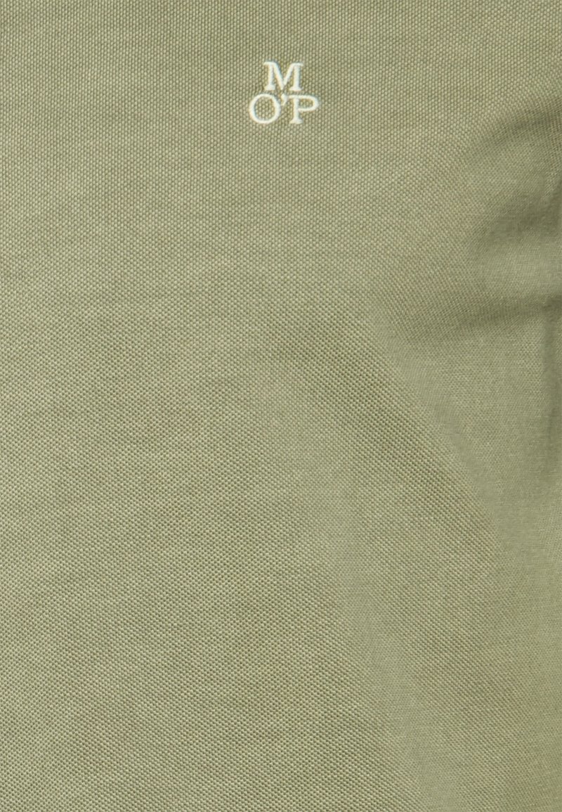 Herren T-Shirts basic | Marc O'Polo SHORT SLEEVE RIB DETAILS SLITS AT HEM Poloshirt olive/oliv - WM89731 Herren T-Shirts basic | Marc O'Polo SHORT SLEEVE RIB DETAILS SLITS AT HEM Poloshirt olive/oliv - WM89731