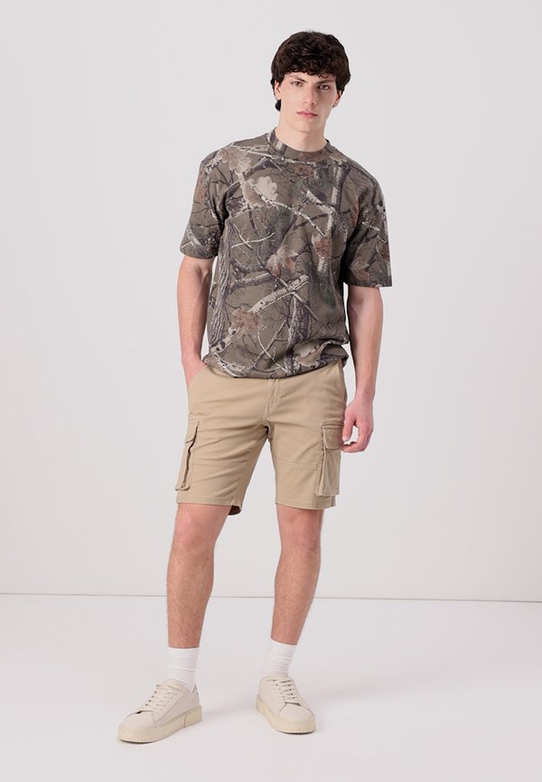 BOXY OPEN CAMO WEBEX - Print T-shirt - khaki2