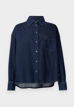 Chemise en denim bleu foncé avec boutons, manches longues, col classique, une poche poitrine et coutures contrastantes.