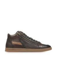 Baskets montantes marron avec un mélange de cuir lisse et d'accents texturés, fermeture à lacets et une fermeture éclair sur le côté pour un accès facile.