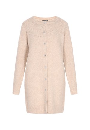 Gaiši bežs džemperis, kas izgatavots no mīksta adījuma materiāla, ar apaļu kakla izgriezumu, garām piedurknēm, ar pērlītēm līdzīgiem pogām un dekoratīvām pērlēm plecos.