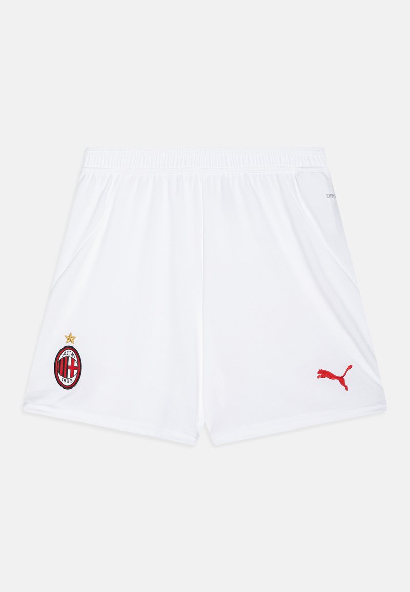 Witte voetbal shorts van lichtgewicht materiaal; met een rood Puma-logo en het AC Milan-embleem met daarboven een ster. Inclusief elastische tailleband.