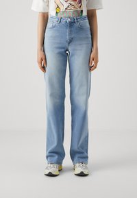 ONLY Tall - ONLJUICY WIDE - Avar lõikega teksad - light blue denim Väikepilt 1