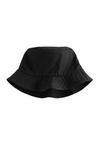 Schwarzer Bucket Hat mit glatter Stoffoberfläche, einem breiten, ausgestellten Schirm und einem strukturierten inneren Band. Schlichtes, vielseitiges Design.