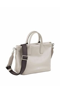 Graue Lederhandtasche mit doppelten Griffen, abnehmbarem dunklen Riemen, glatter Textur, rechteckiger Form und dezentem Branding auf der Vorderseite.