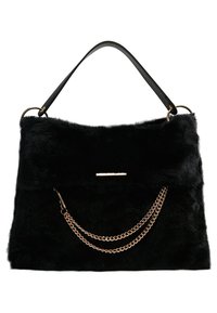 Czarna torebka z futra syntetycznego z górnym uchwytem i złotymi akcentami łańcuszka. Charakteryzuje się miękką fakturą oraz prostym, eleganckim designem.